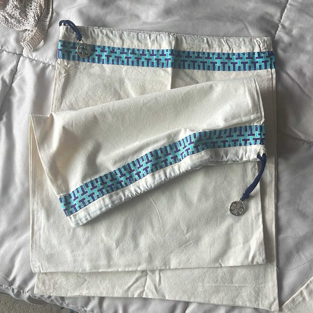 2 New 🦋Tory Burch🦋 cover bag for 👡 or 👛